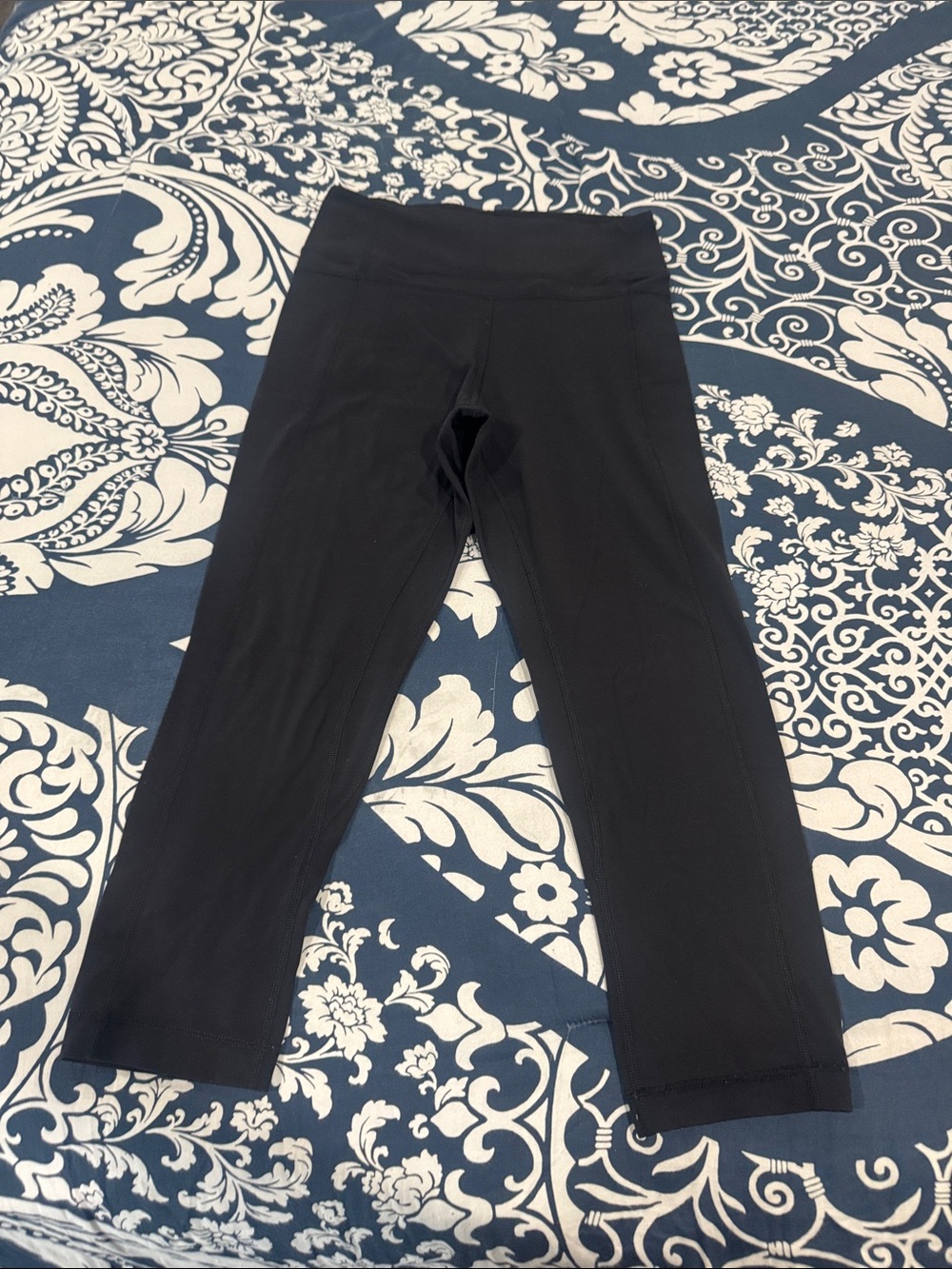 lululemon athletica Black Cropped Leggings